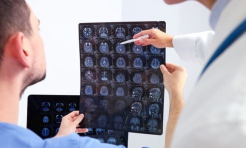 ¿Cuál es la diferencia entre un tumor y un quiste?